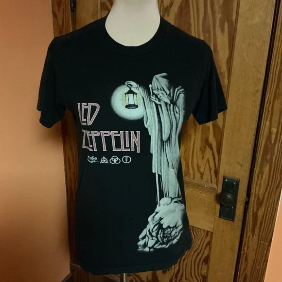 Led Zeppelin Stairway to Heaven Graphic Band T-Shirt Classic Rock Tee - Picture 6 of 9